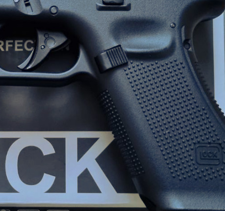 picture of umarex elite force glock 17 gen 5 grips