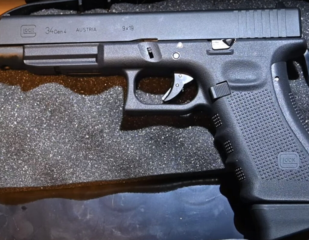 picture of airsoft glock unboxed