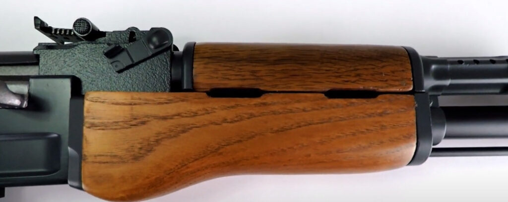 picture of CYMA CM046 handguard showing real wood