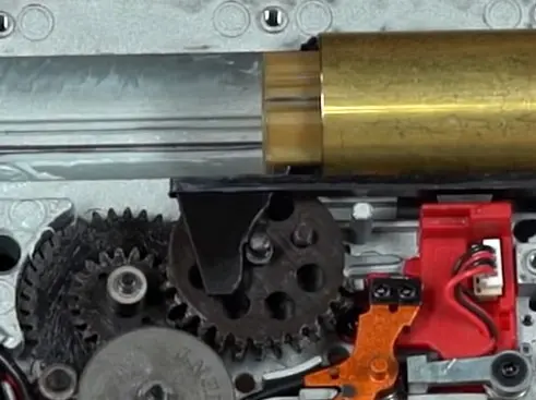 close up picture of G&G SSG-1 internal gearbox showing gears and ETU