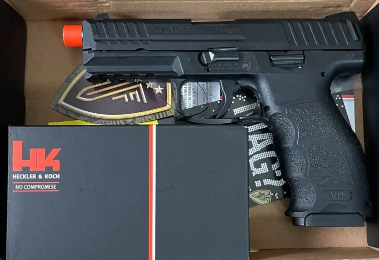 picture of elite force umarex vp9 unboxed