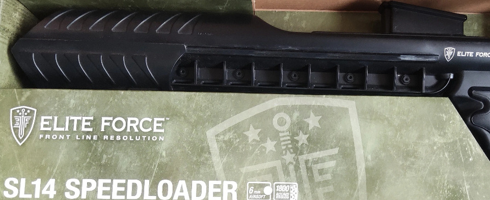picture of elite force efsl14 speed loader being unboxed