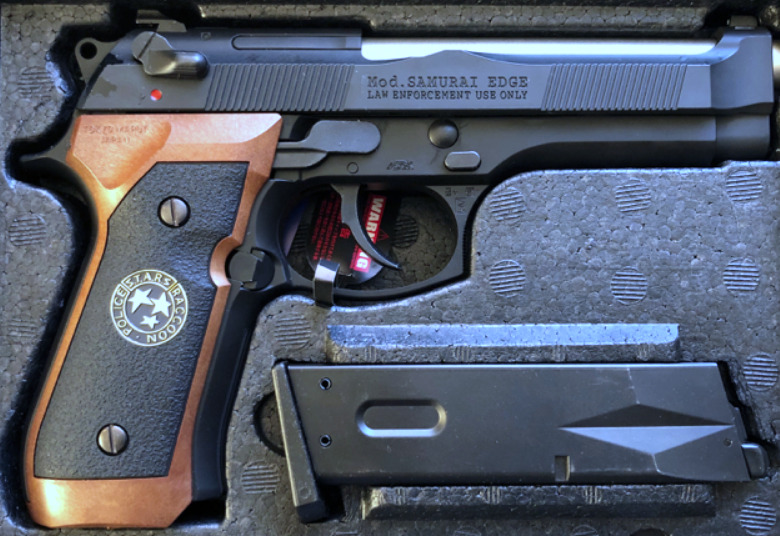 picture of the tokyo marui samurai edge airsoft pistol being unboxed